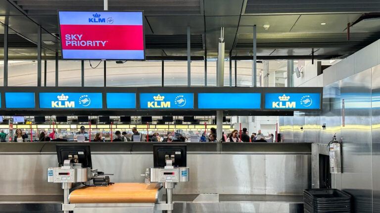 KLM passenger complaint airport experience