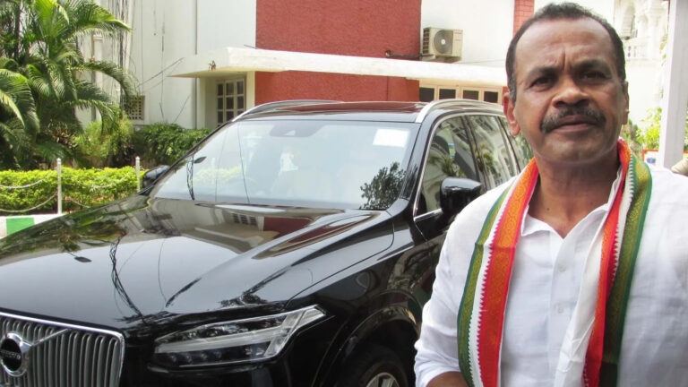 Komatireddy IPS issue response