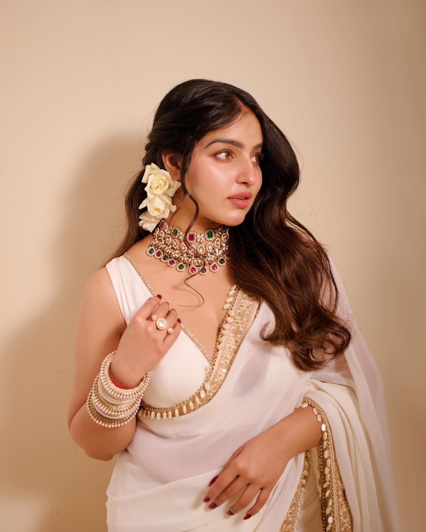 Malavika Menon Royal Jewellery Enhancing Saree Look