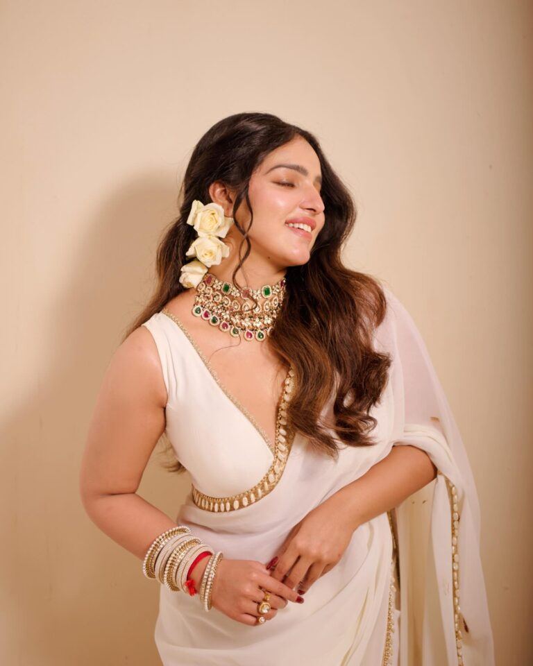 Malavika Menon Poised Expression In Ethnic Elegance