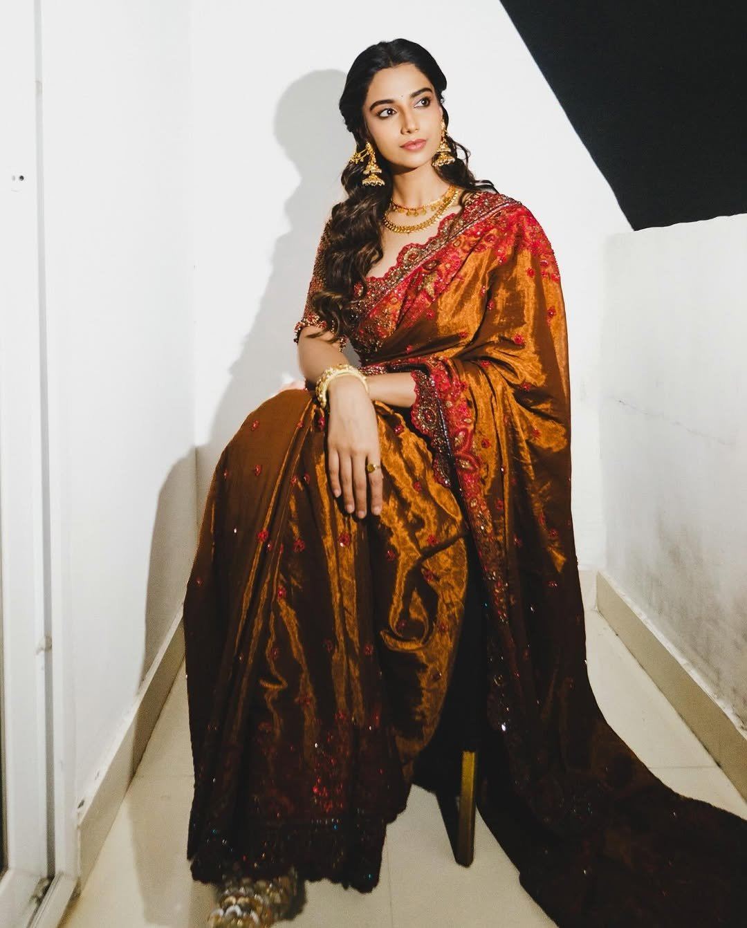 Stunning Meenakshi Chaudhary Posing In Saree.