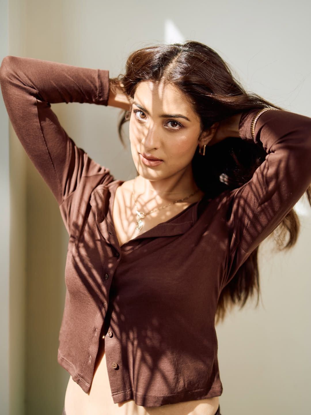 Miloni Johnsa Radiant Glow In Casual Chic Outfit