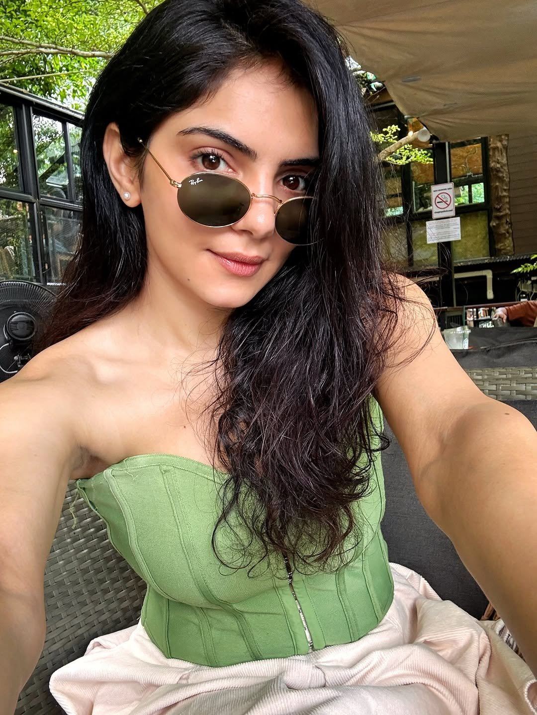 Misha Narang Flaunts Her Spicy Sculpted Curves!!