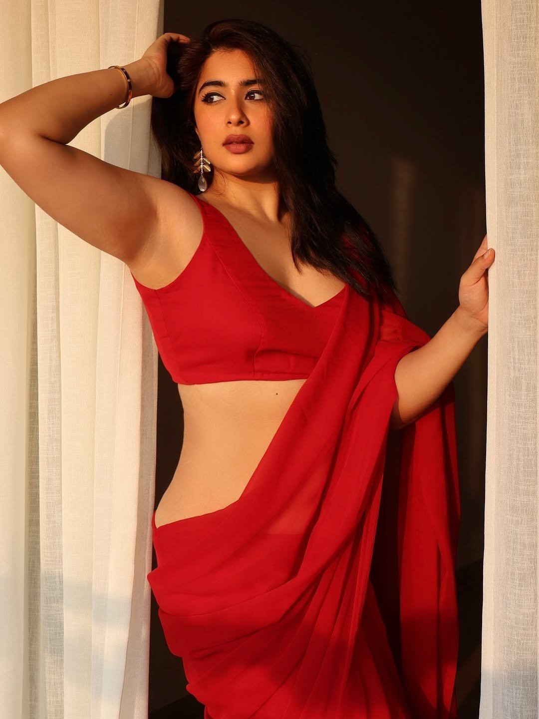 Nikita Sharma In Sleeveless Red Blouse Aesthetic