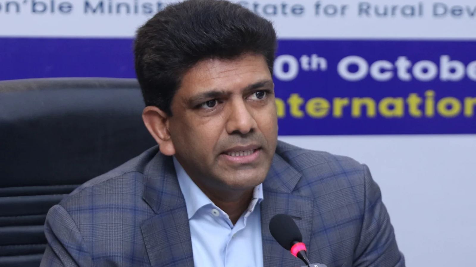 Pemmasani Chandrasekhar on Jagan land survey row