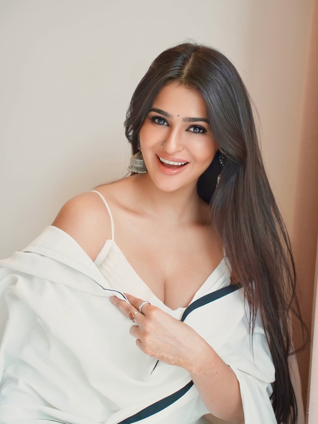 Radiant Smile Of Prakriti Pavani In Latest Image.