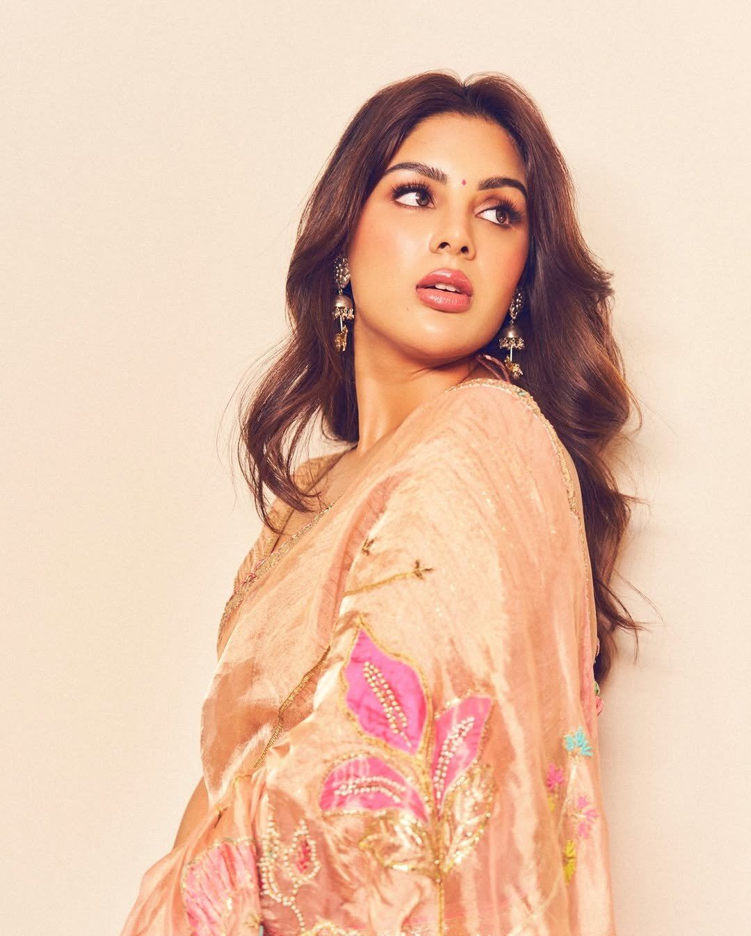 Edgy Samyuktha Menon Shows Off Her Desi Glamour.