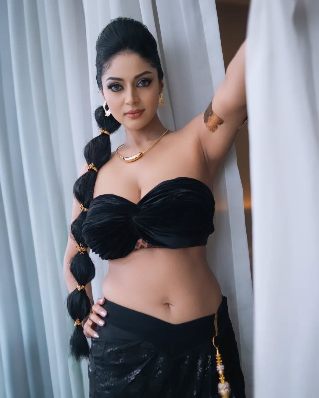 Sanam Shetty Edgy Black Style With Hot Bubble Braid