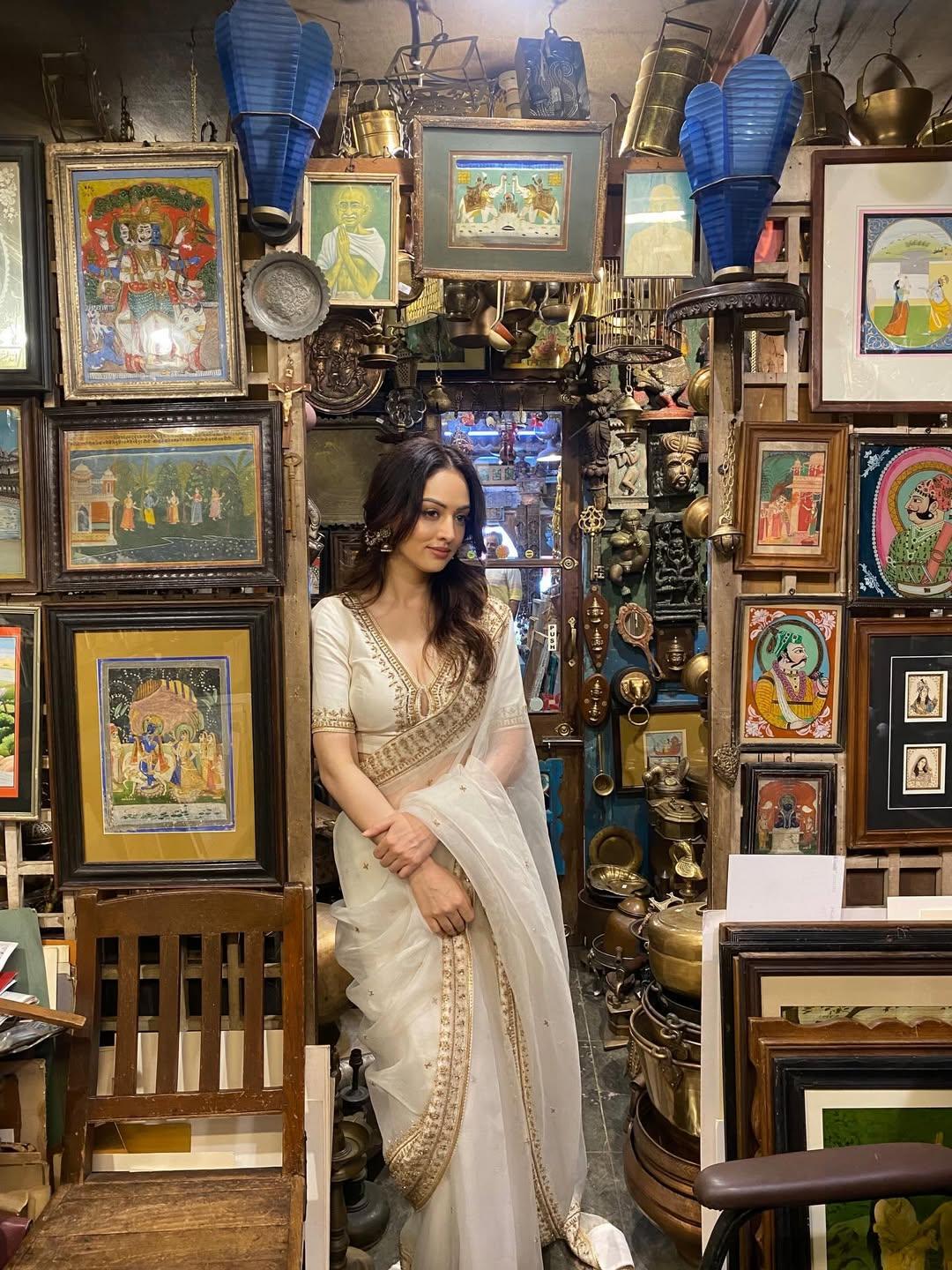 Stunning Sandeepa Dhar Posing In Ethnic Couture.