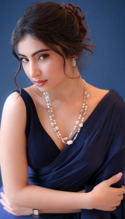 Sara Arjun Poses Boldly For Modern Saree Shoot!!!