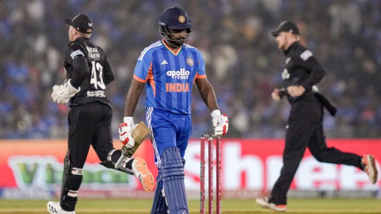Shivam Dube fights as India lose 4th T20I