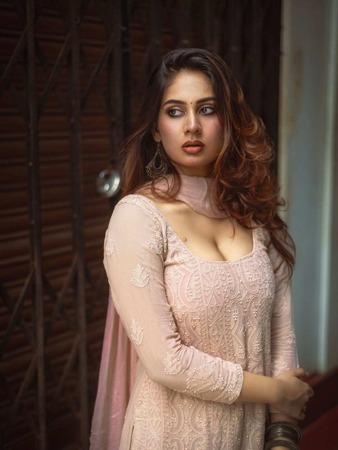 Srushti Bannatti Leaning Gracefully In Kurta Slay