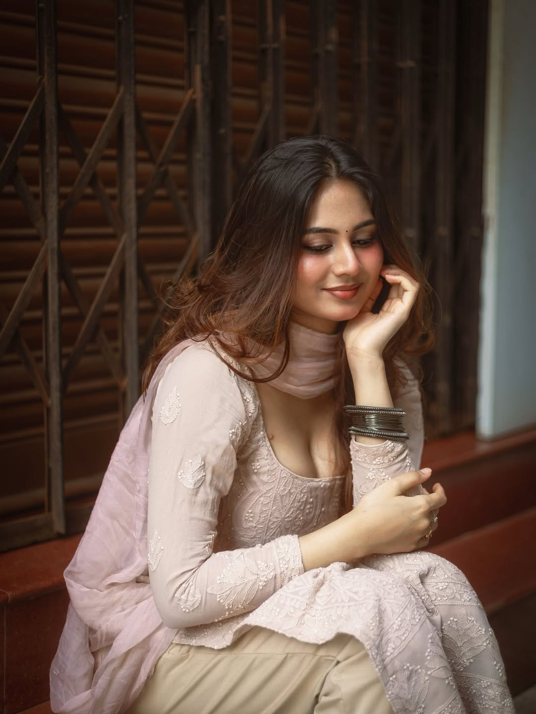 Srushti Bannatti Posing In Blush Chikankari Set!