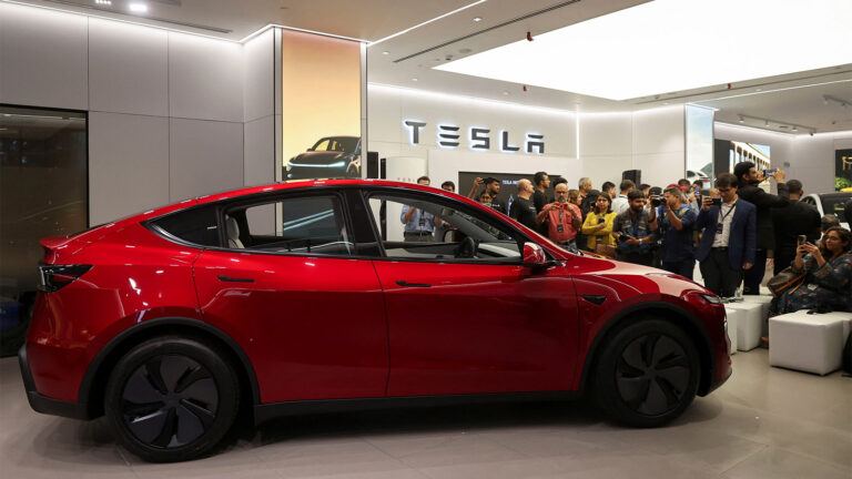 Tesla low car sales in India market