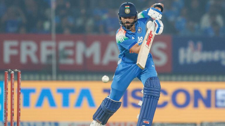 Virat Kohli batting in Baroda chase