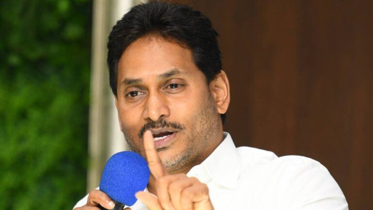YS Jagan Mohan Reddy addressing party meeting