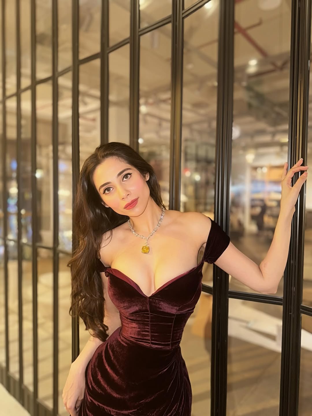 Zara Khan With Intense Gaze And Bold Makeup Look