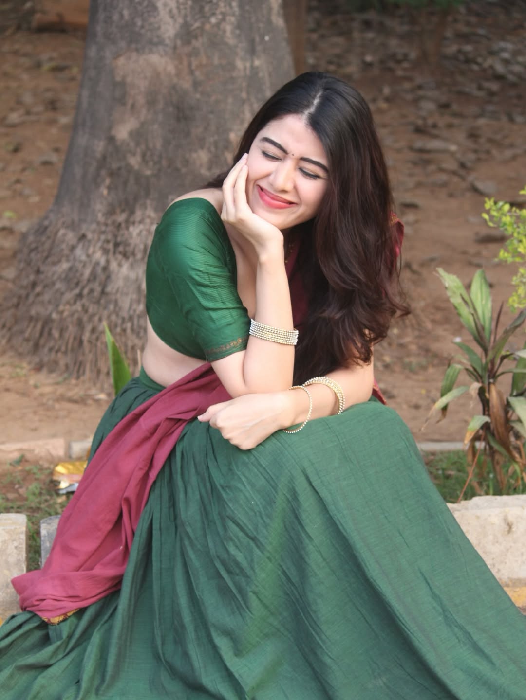 Aarti Chhikara Smiling In Trendy Maroon Dupatta