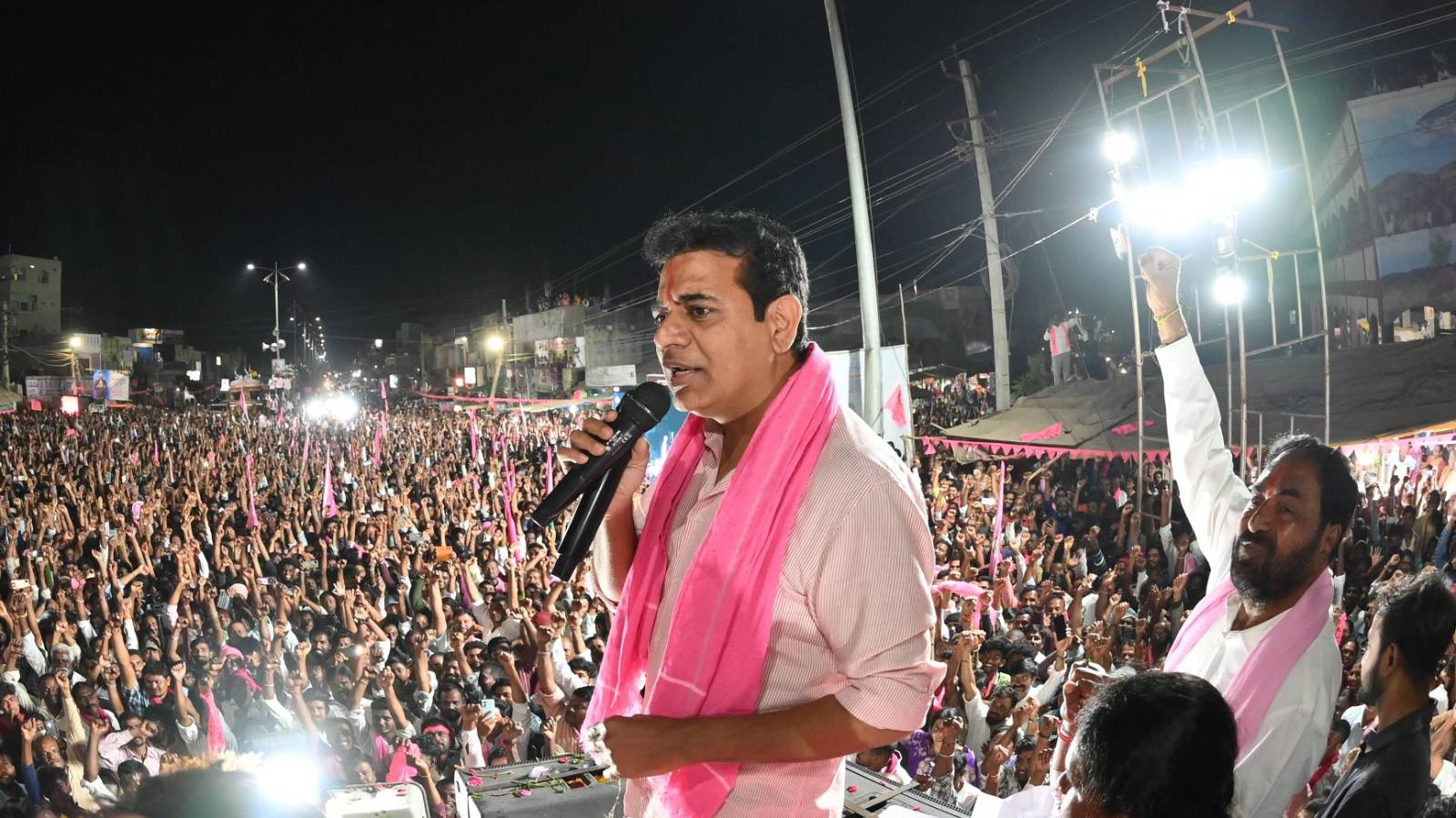 abusive-politics-debate-intensifies-in-telugu-states