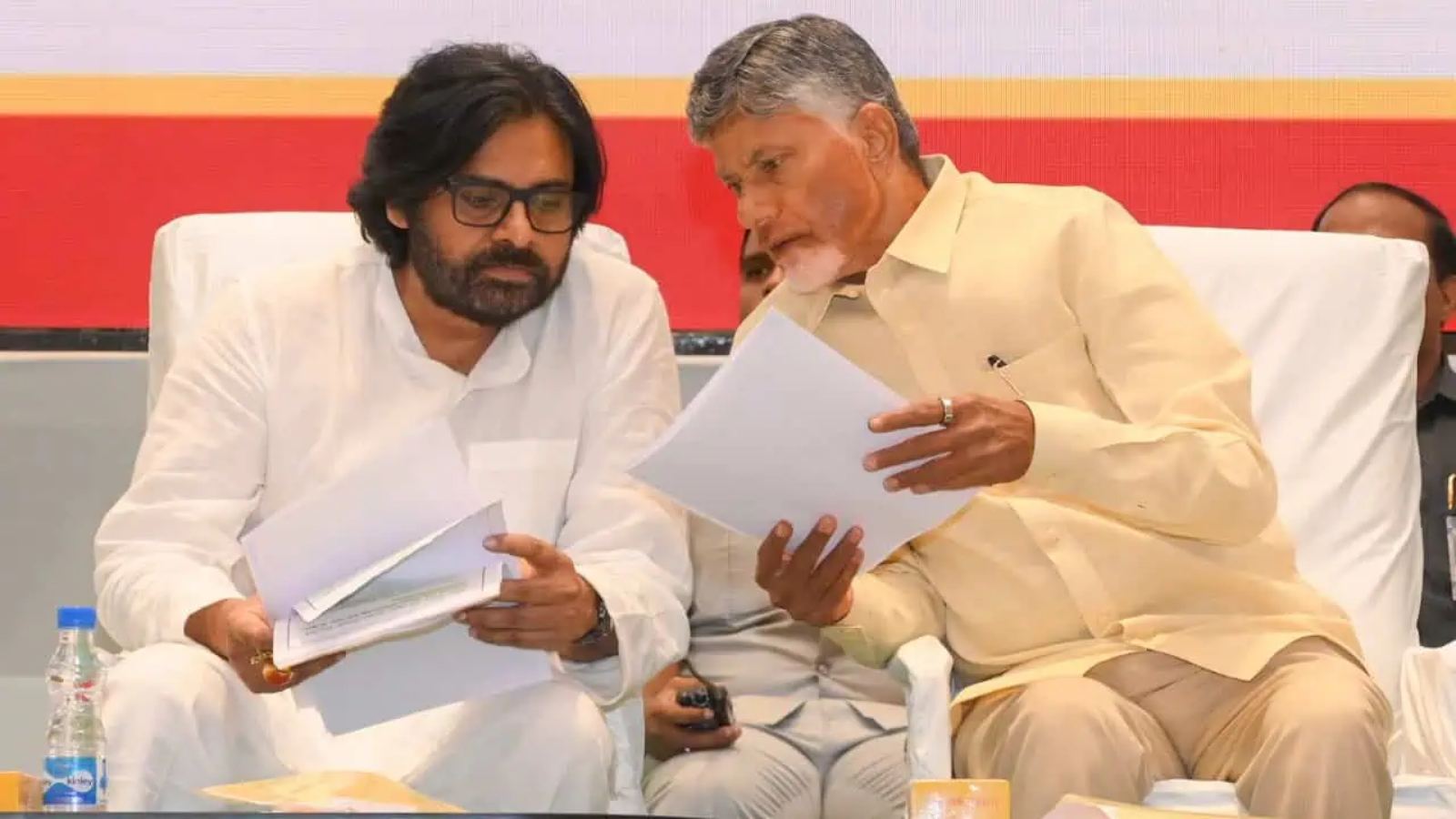 Chandrababu Naidu and Pawan Kalyan meeting strengthens TDP and Jana Sena alliance amid YSRCP politics
