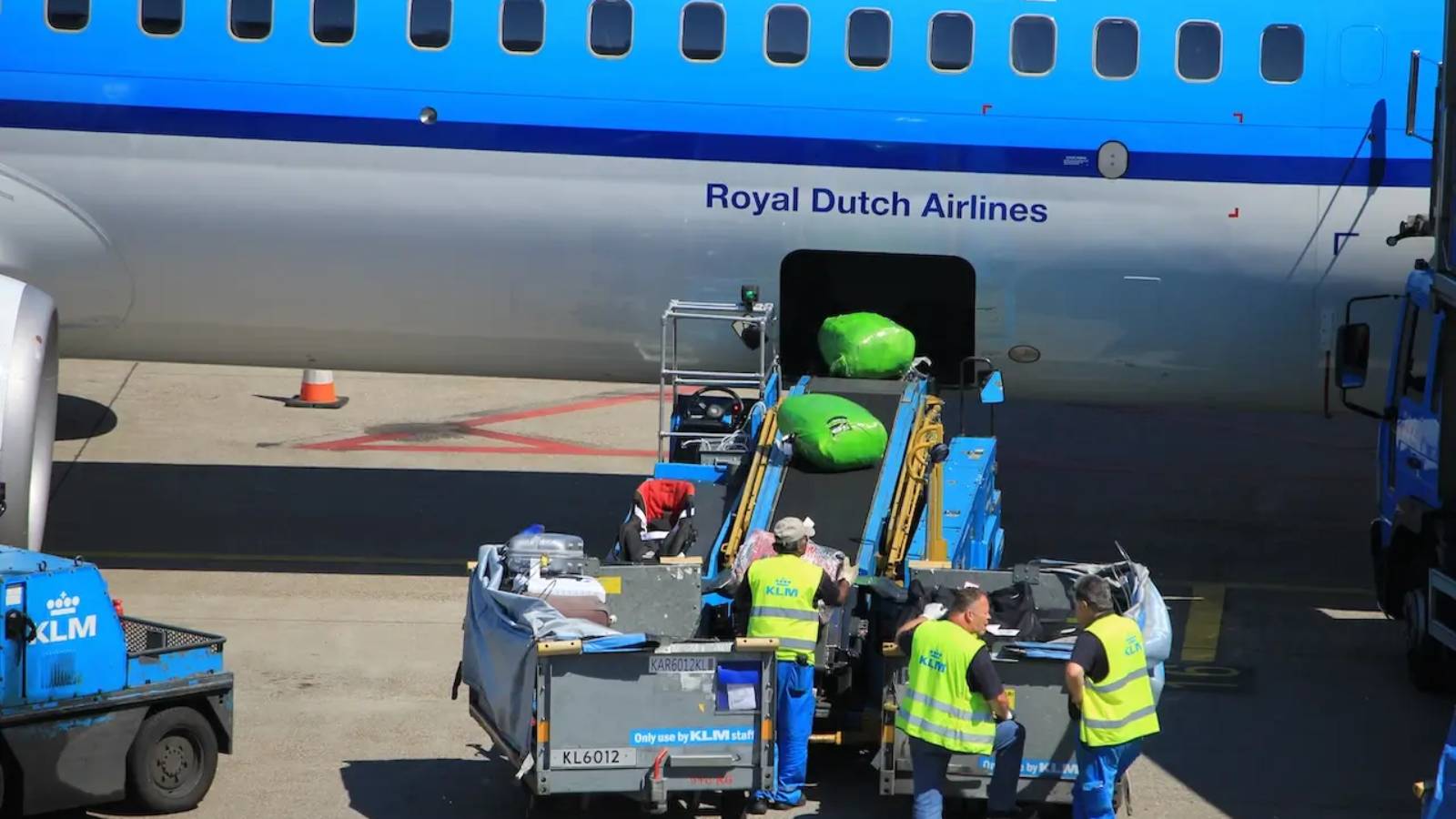 Cracked suitcase after KLM flight