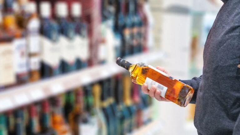 Crowds at Telangana liquor shops