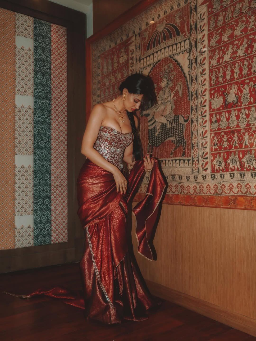 Stylish Side Profile Shot Of Diva Disha Patani!!