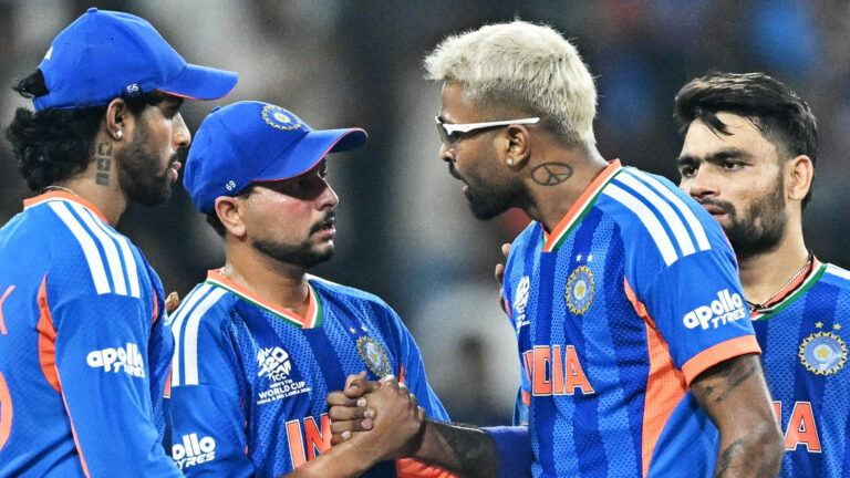 Hardik Pandya reacts to Kuldeep Yadav