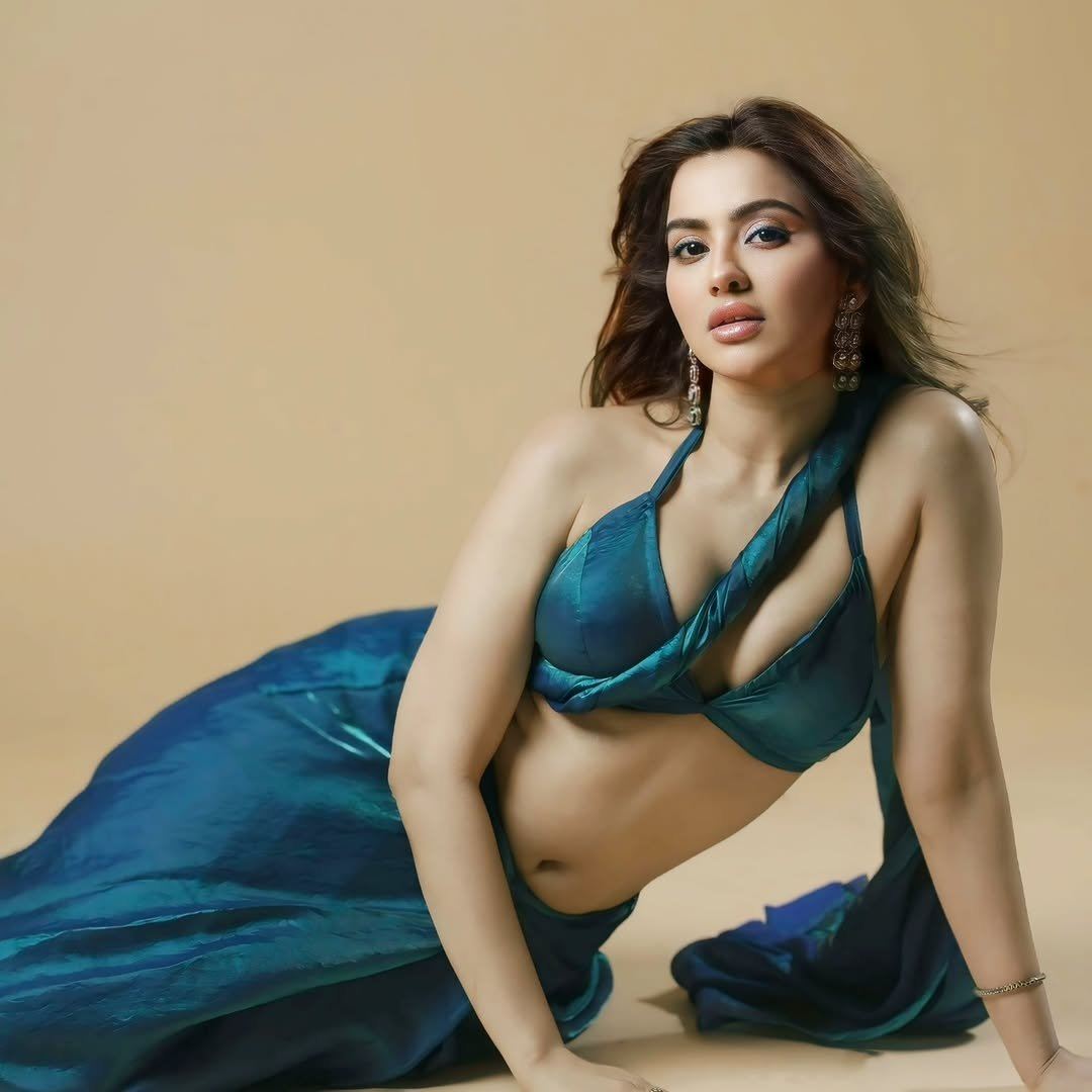 Hritiqa Chheber Intense Gaze In Metallic Teal