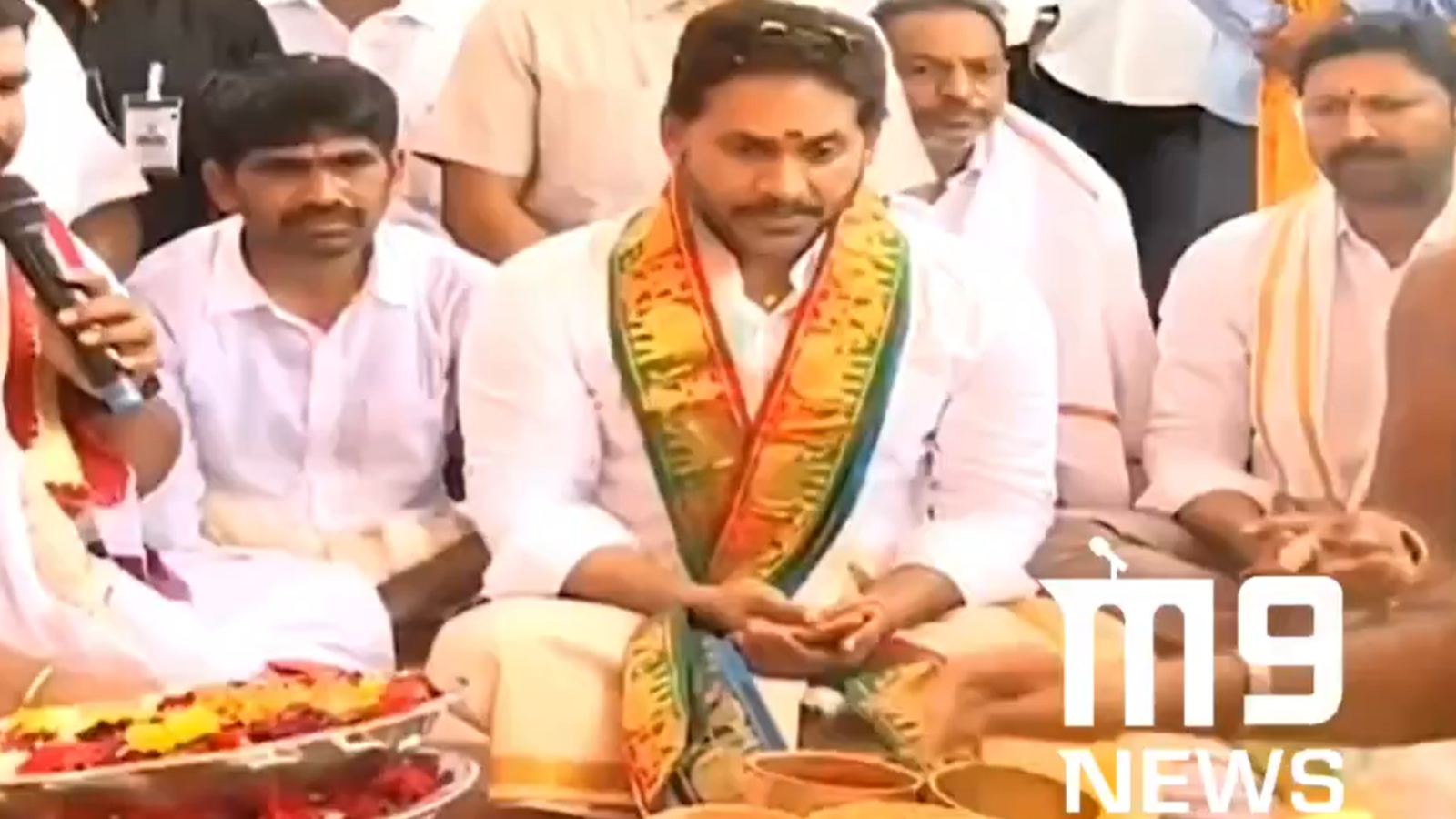 Jagan Mohan Reddy performing Hindu rituals at a temple amid Tirumala controversy