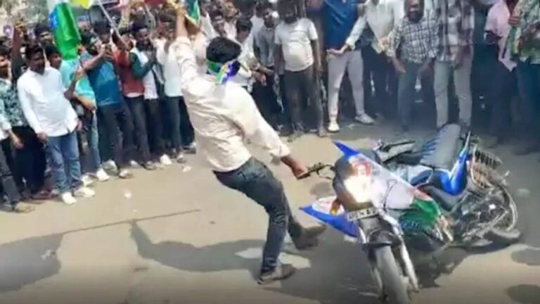 Jagan Roadshow Sparks Chaos On Guntur-Vijayawada Highway