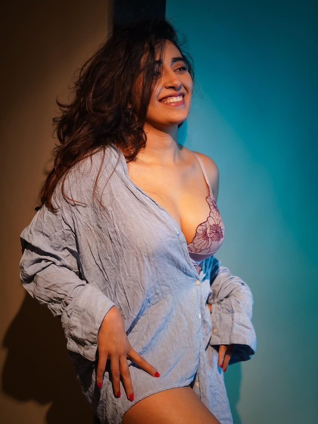 Jinal Joshi Posing In A Bold Unbuttoned Shirt!!