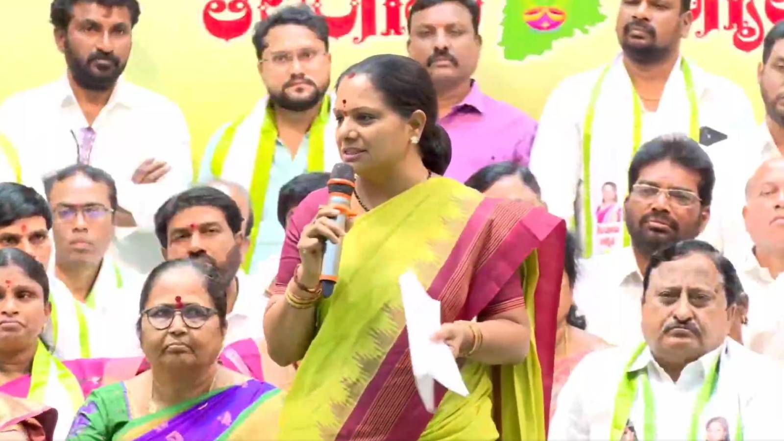 Kavitha Reconnects With KCR in Telangana Politics