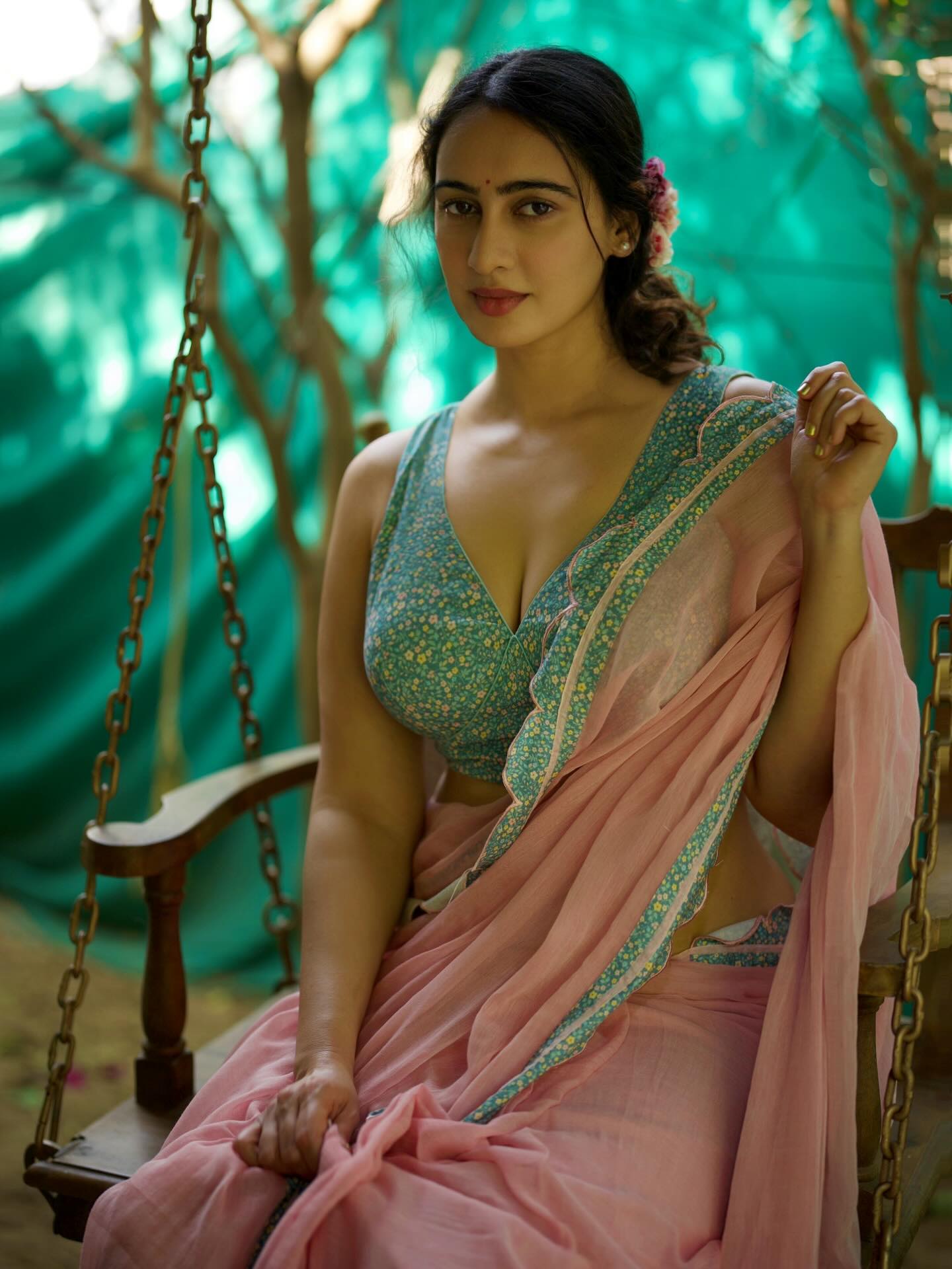 Megha Shukla Natural Look With Graceful Saree Drape