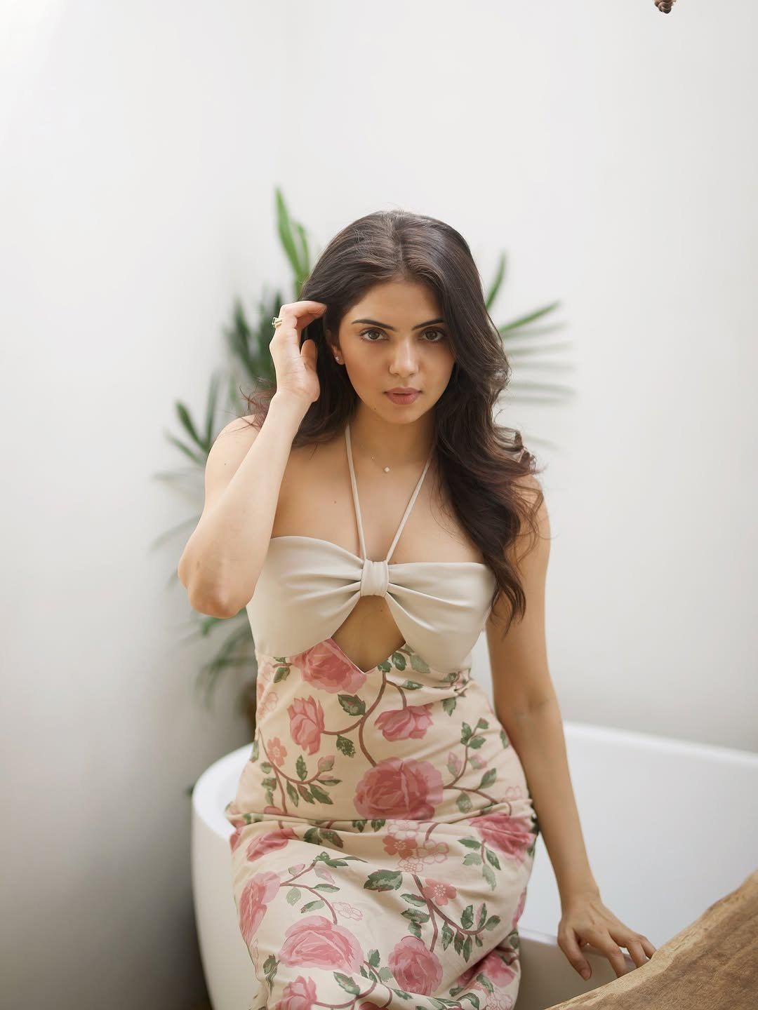 Misha Narang Showing Off Her Edgy Glam Look Hot