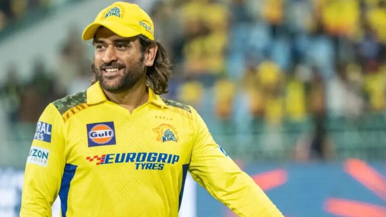 MS Dhoni with CSK management