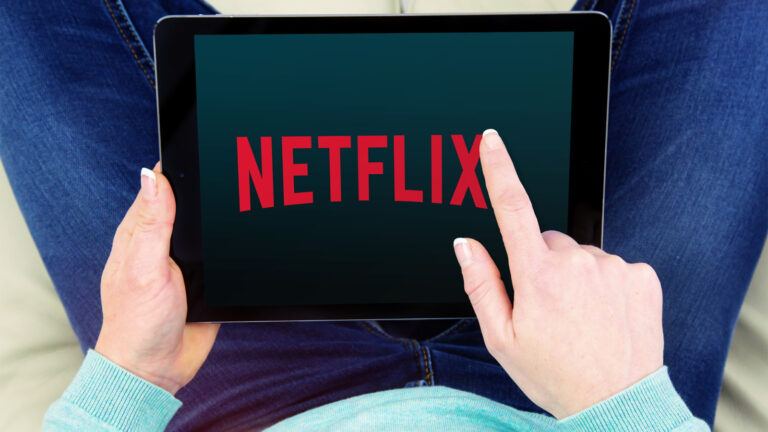 Netflix password sharing warning