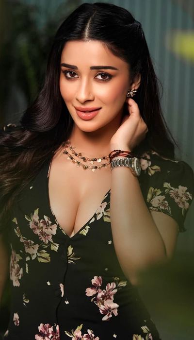 Bold Noir Aesthetic Captured By Nyra Banerjee!!!!