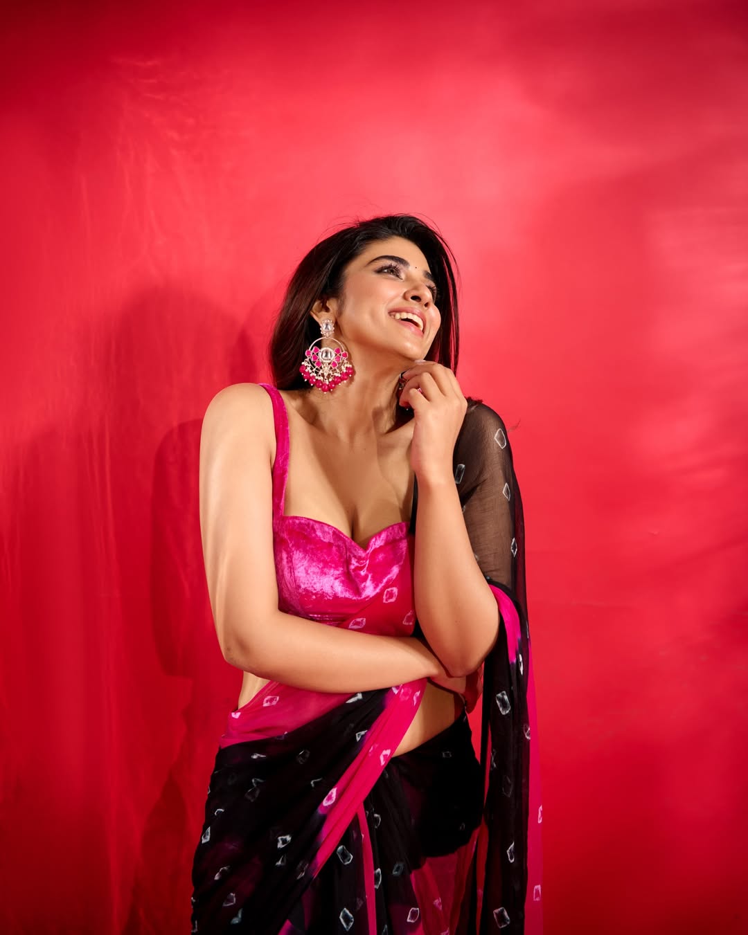 Pragya Nagra Flaunting Edgy Backless Saree Style