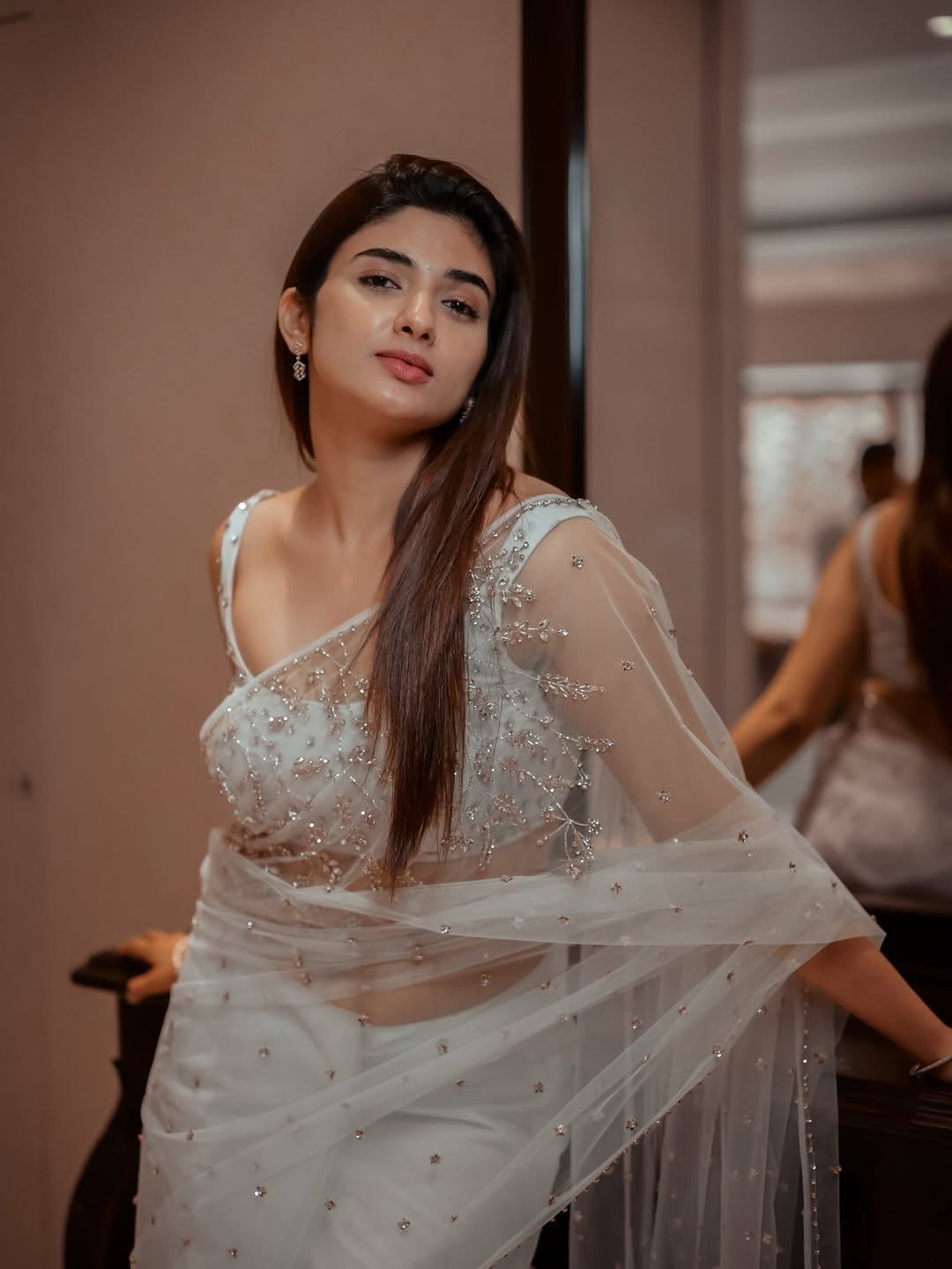 Pragya Nagra Flaunting Edgy Backless Saree Style