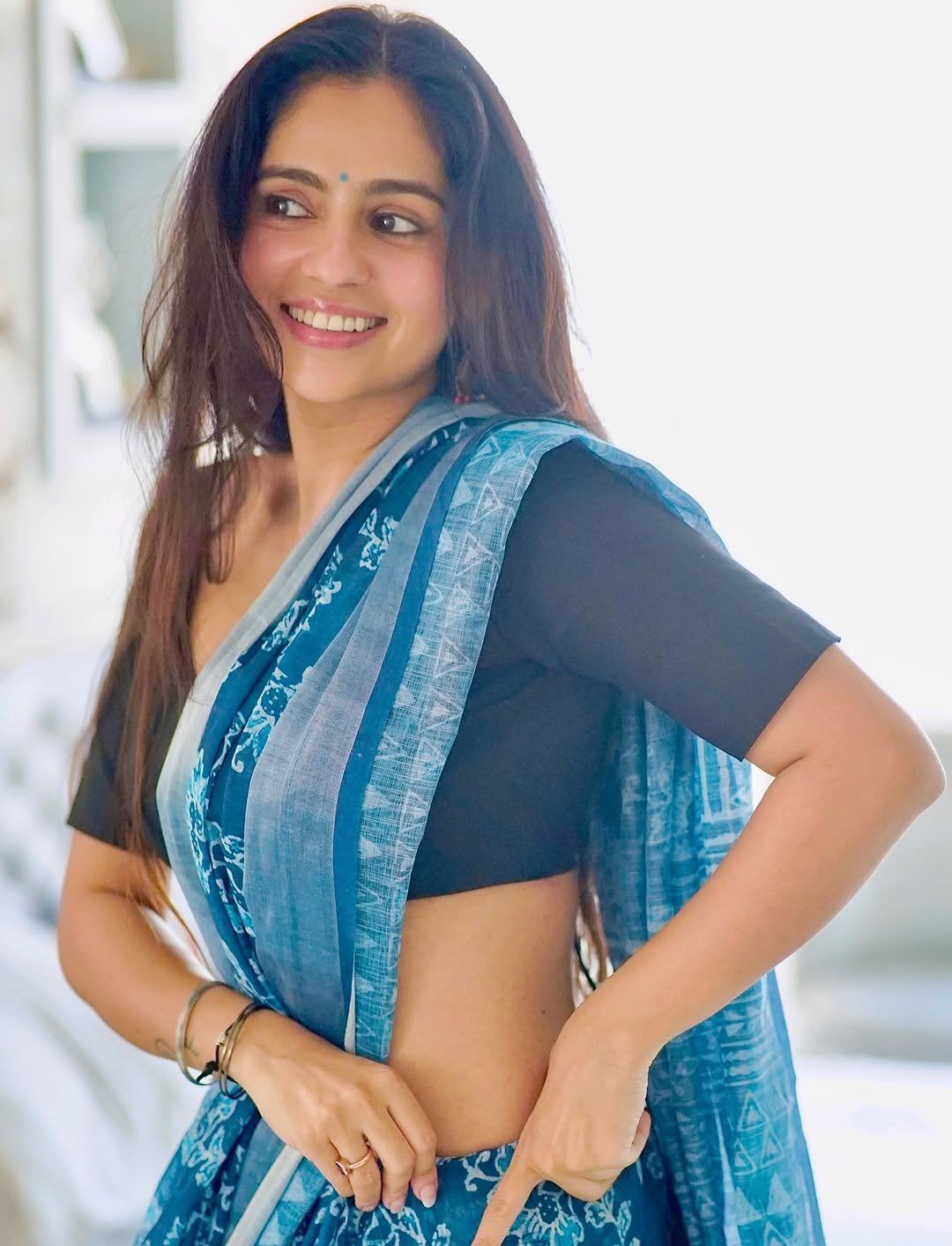 Rose Sardana Ethnic Style In Vibrant Blue Outfit