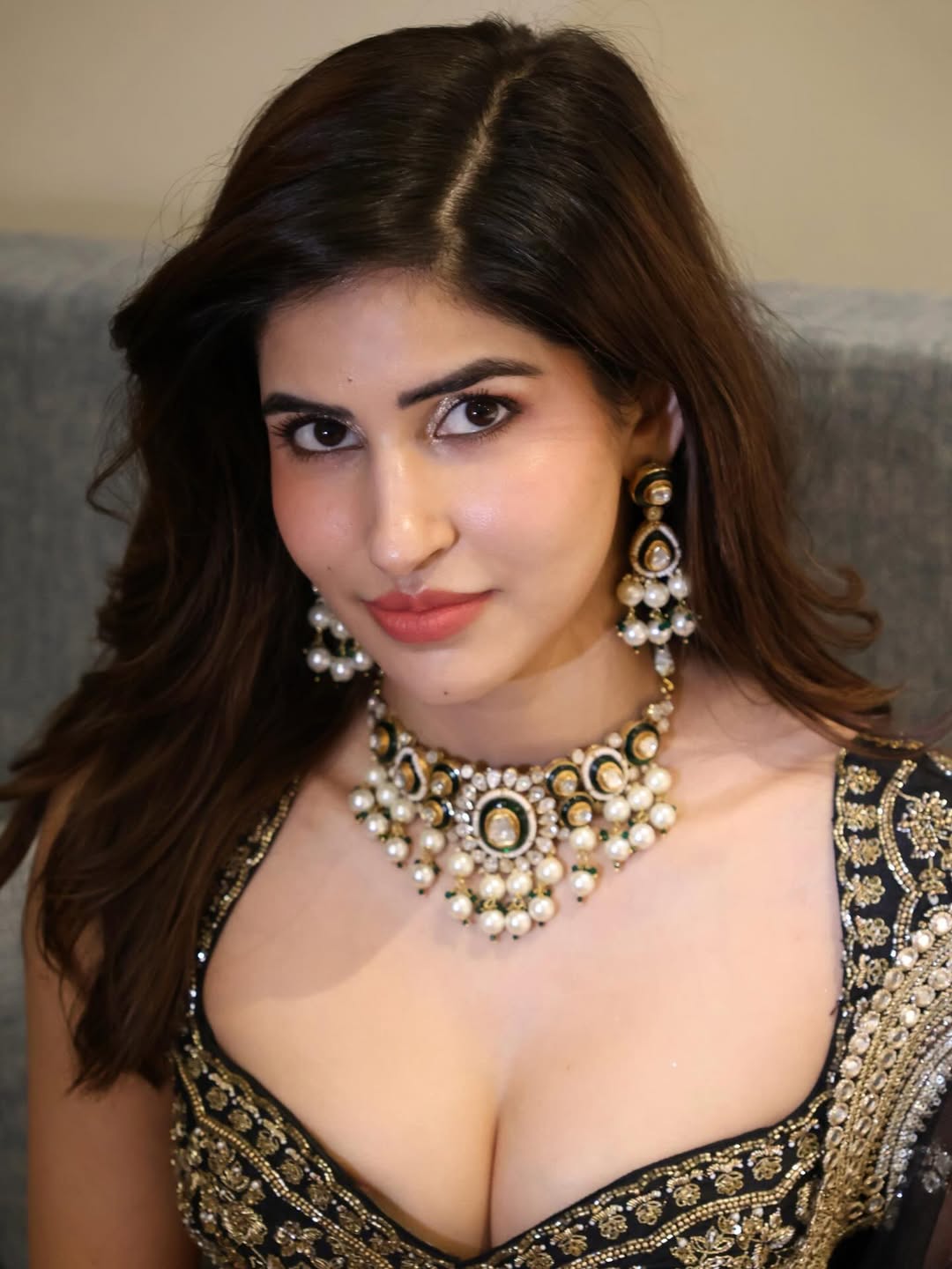 Sakshi Malik Wearing Statement Pearl Jewellery