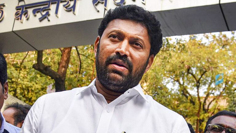 Supreme Court orders Avinash Reddy surrender