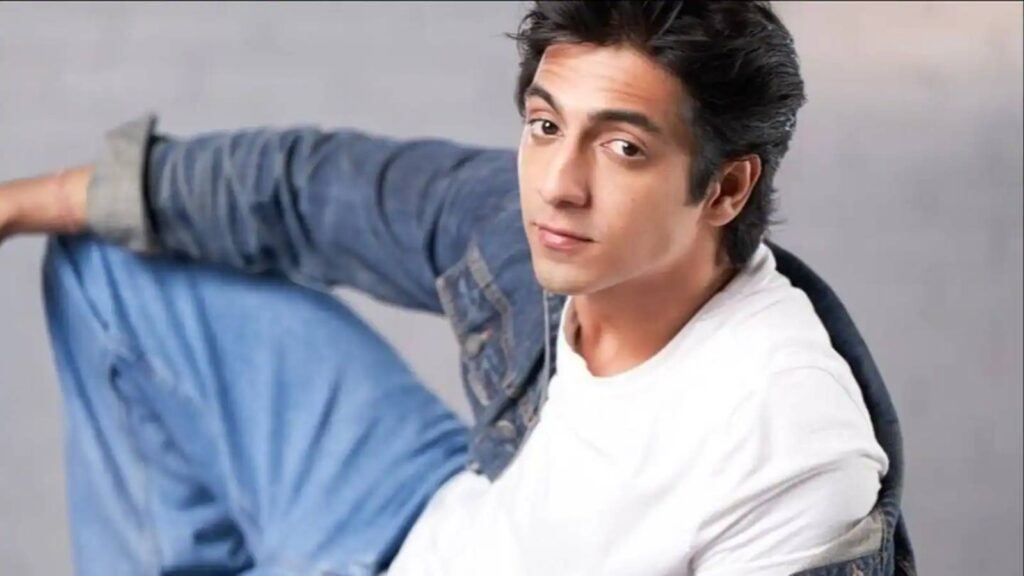 Ahaan Panday Paparazzi Viral Video