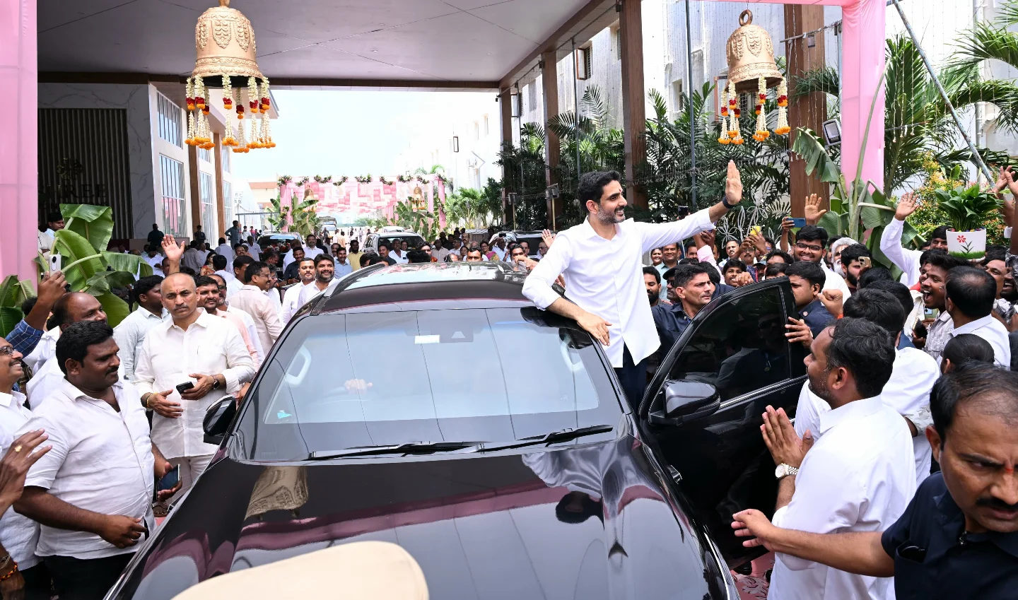 CBN, Nara Lokesh & Revanth Reddy at Dhulipalla Narendra's Daughter Wedding