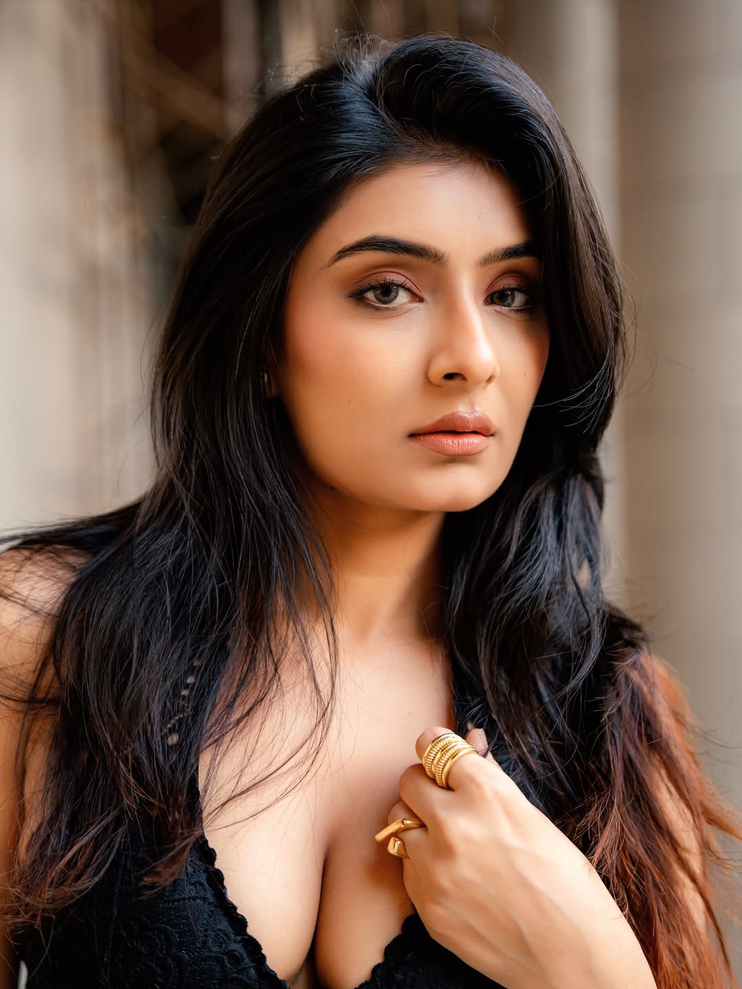 Hemanshi Ruparel Radiating Confidence In Lace