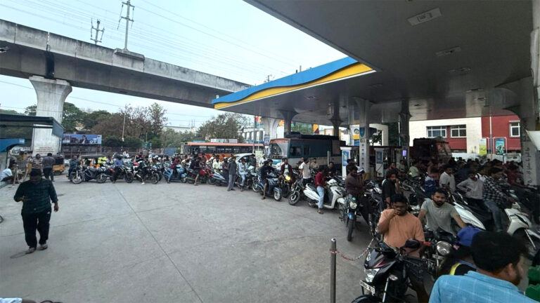 Hyderabad petrol queue traffic chaos