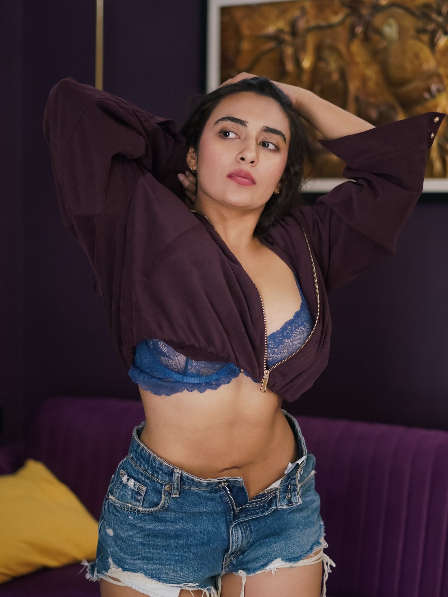 Jinal Joshi Flaunting Her Toned Midriff Area