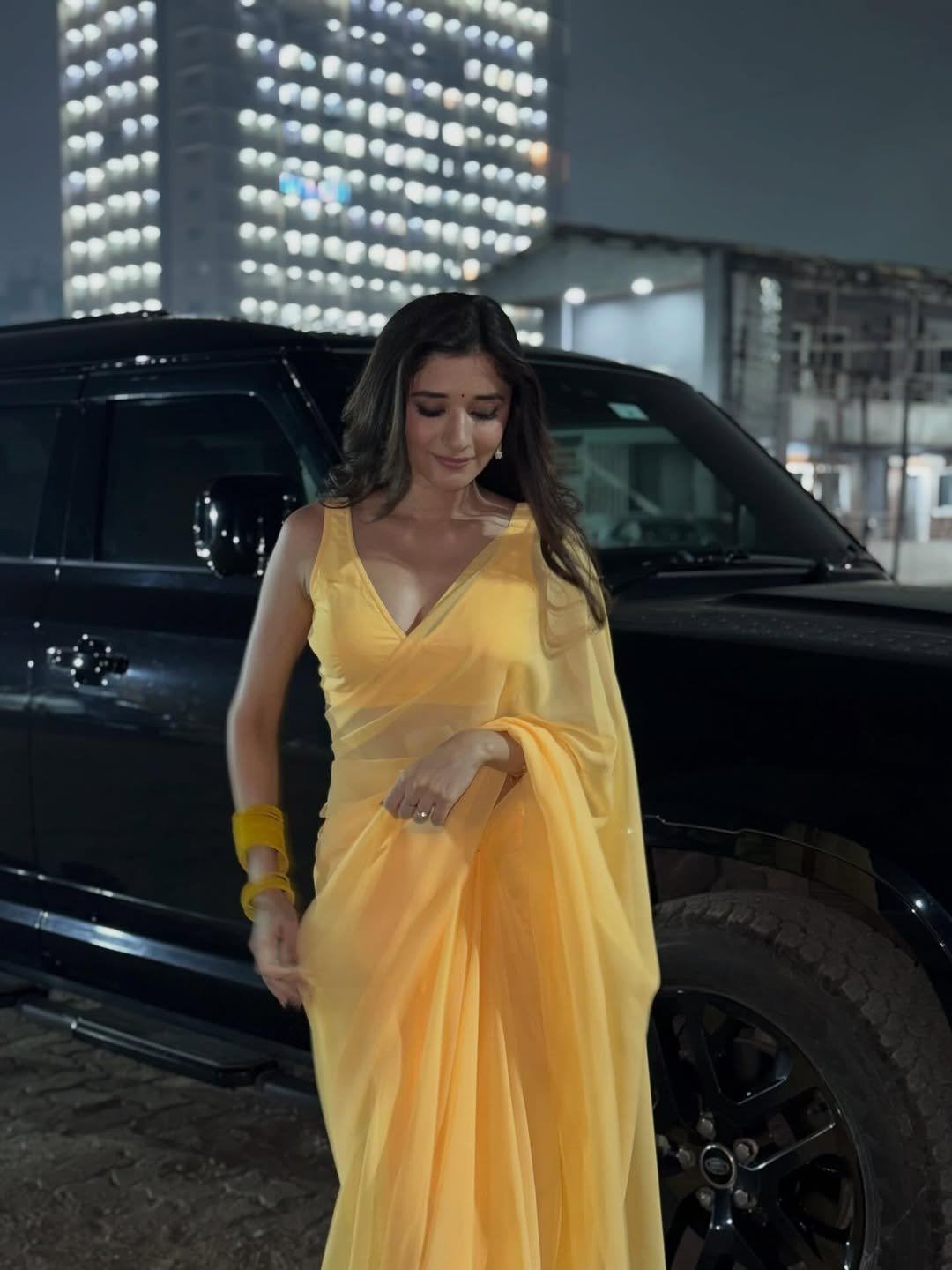 Kanika Mann glamorous yellow saree photoshoot