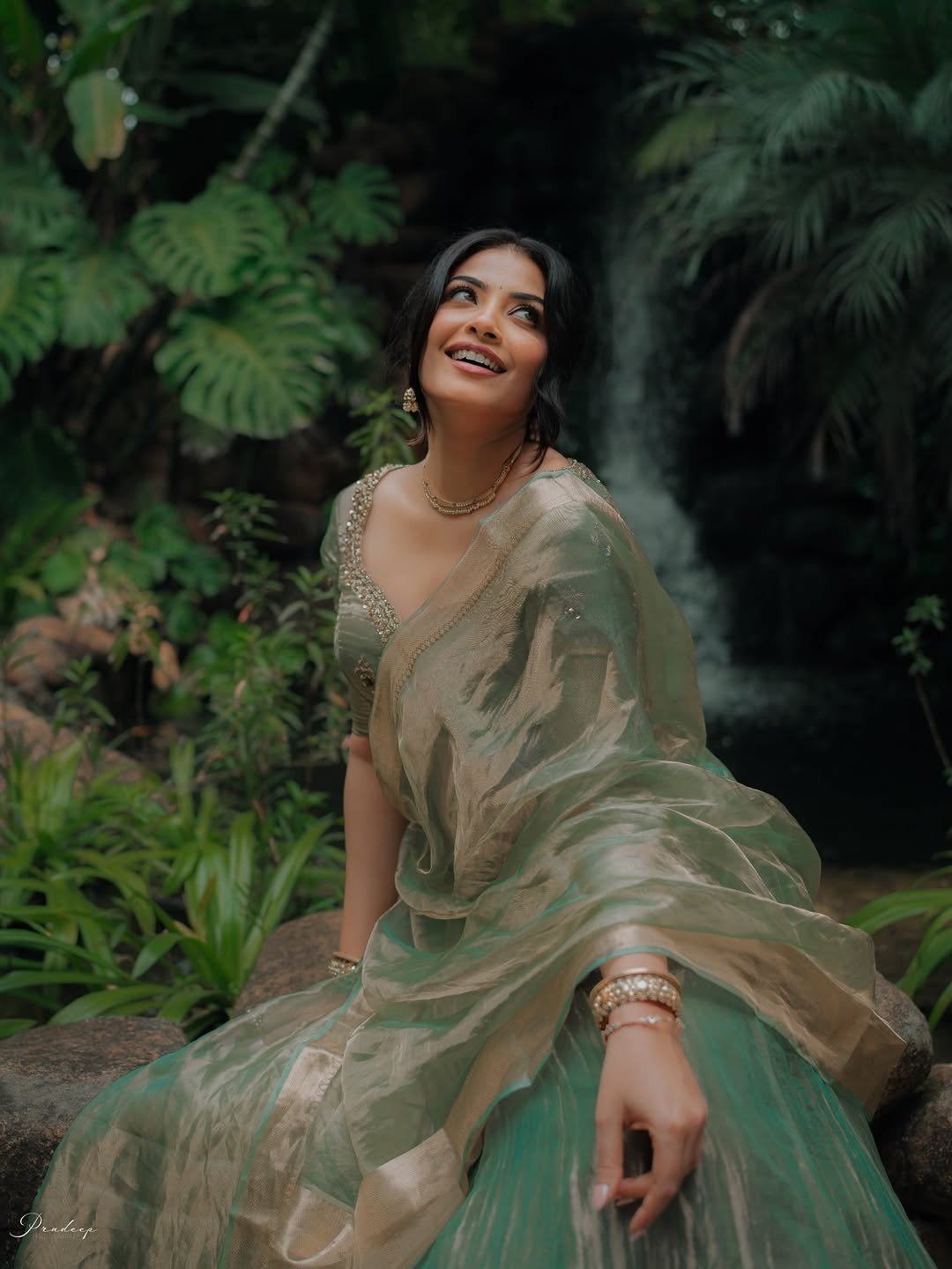 Kavya Shetty Ethnic Fashion Frame